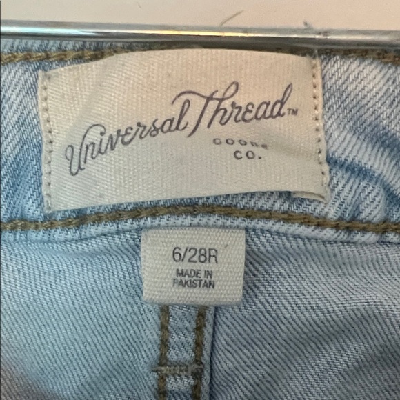 Universal Thread High Rise Slim Straight Denim Size 6/28R - Picture 2 of 4